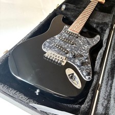 Squier by Fender Stratocaster Affinity 2020 schwarz guter Zustand