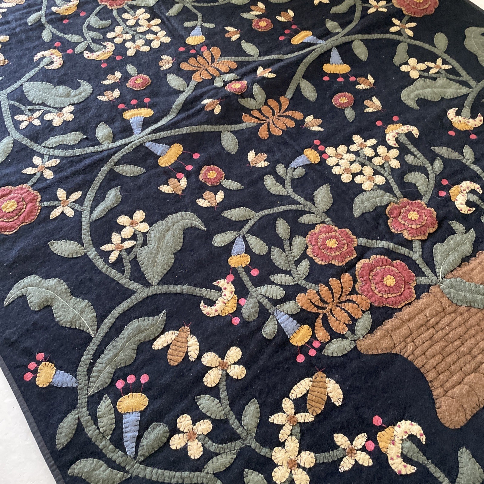 WOOL Hand Appliqué Tree, Flowers FOLK ART WOOL LARGE RUG 4’X6’ Rare