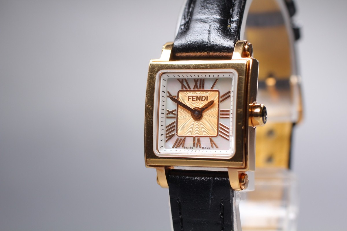 Near MINT] FENDI 60500L Quadro Shell Dial Gold Quartz Ladies Watch
