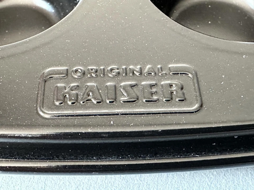 Kaiser Backform 24 Mini Kuchen Push Up Cake Backblech 24 Stück backen 083 - Bild 4 von 4