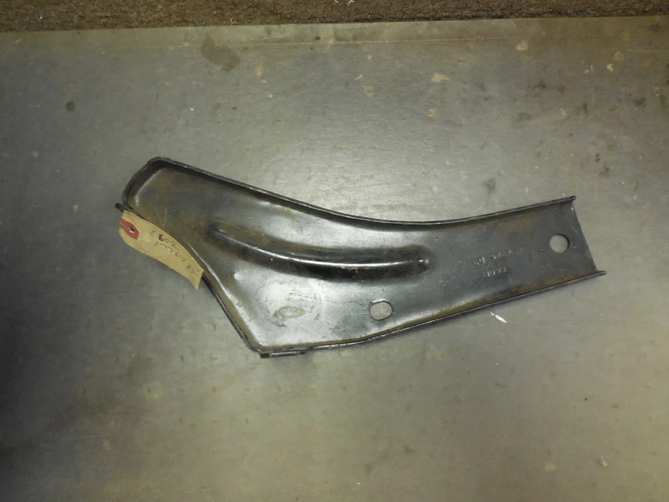 Brazo de parachoques delantero derecho Ford Fairlane 1966 1967 nuevo de lote Foto 2 de 4