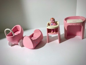 cuna y trona para muñecas