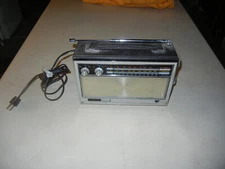 Vintage Soundesign Portable Radio tested ~ Works