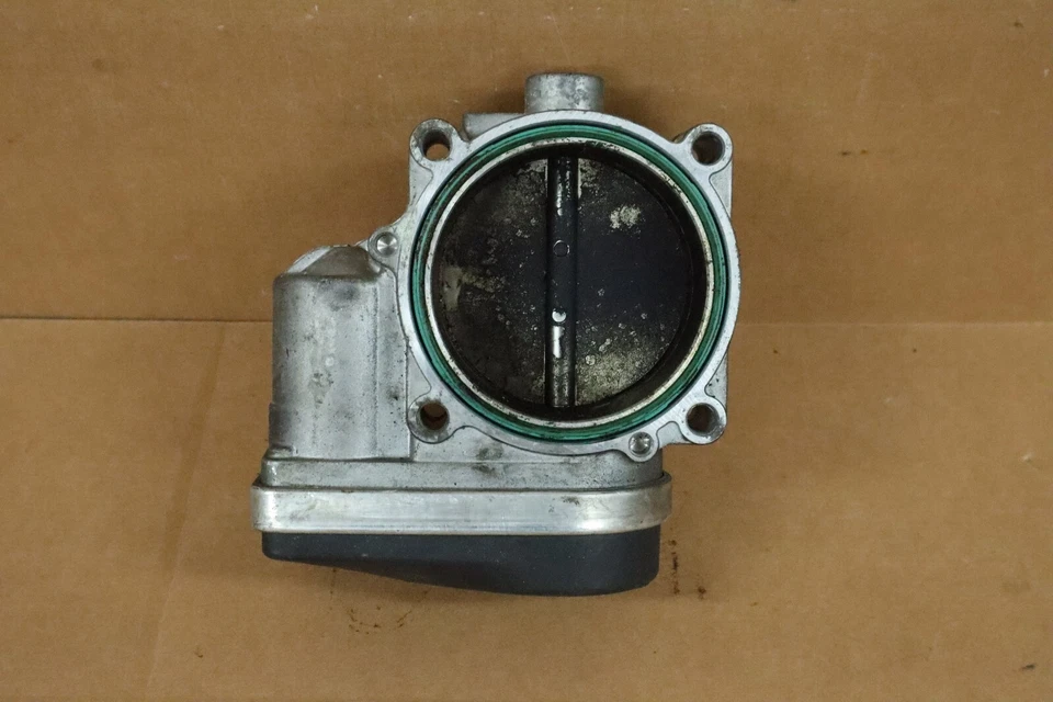 BMW 530i 2006 2007 2008 3,0 L unidad de control del cuerpo del acelerador del motor OEM 13547516946 Foto 2 de 4