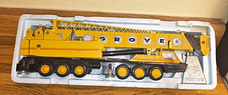 Grove NZ M155 152 Crane 1:55 Diecast  Sales Sample Mode Yellow/Black 1987