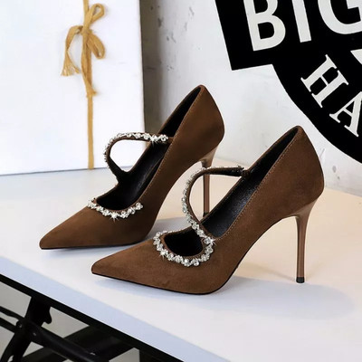 Brauner Pumps mit Schmuckband und Absatz 10 cm elegant abends CF2423