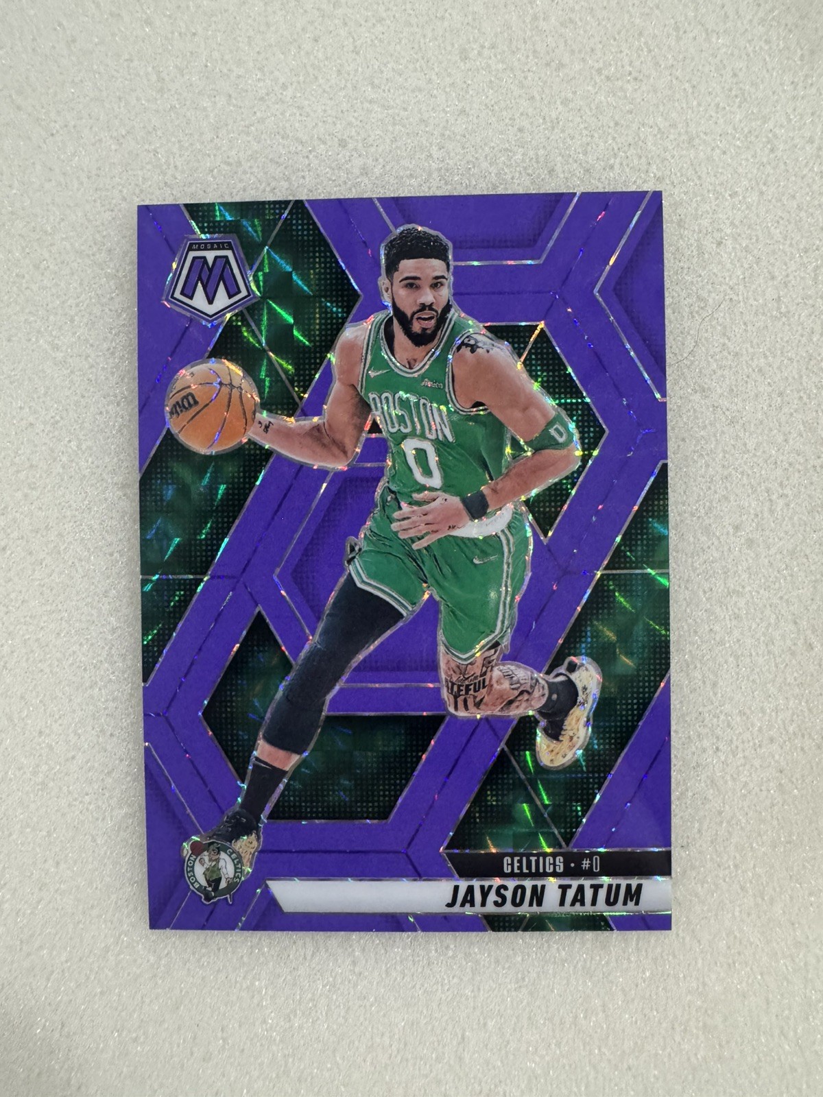 Jayson Tatum 2024-25 Panini Mosaic #188 Purple Fluorescent Prizm /249