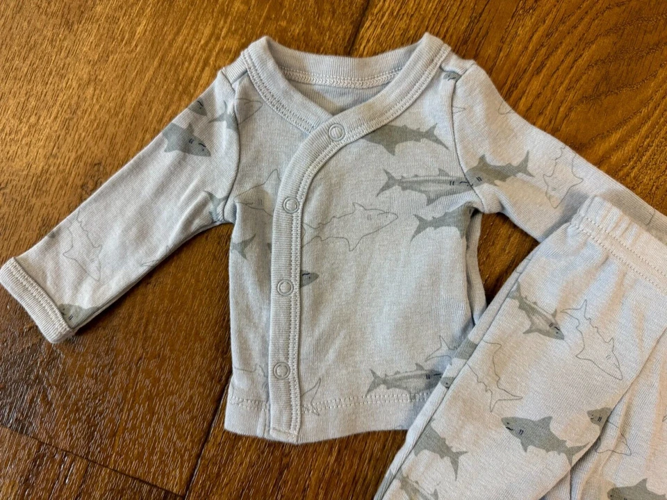 Conjunto de 2 piezas Carters bebé prematuro niño manga larga pantalones azul tiburón renacido Foto 4 de 4
