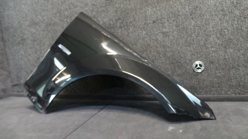 H25-922 * Mercedes-Benz W204 C-Klasse  Kotflügel Rechs - 197 Obsidianschwarz Met