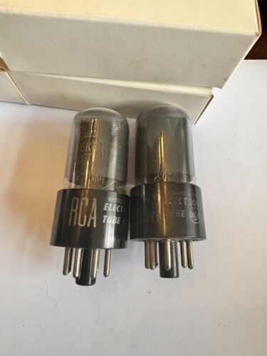 Paire d'amplificateurs de puissance en verre gris 6K6GT/G (réverbération de l'aile) de tubes audio - Photo 1 sur 5