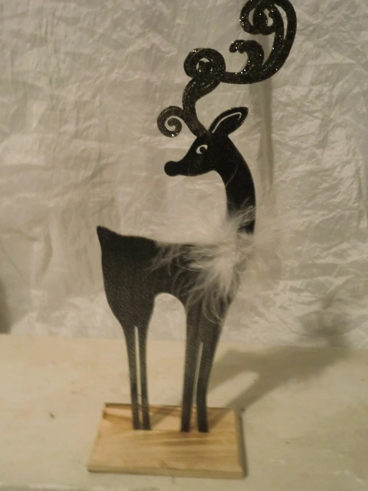 Rentier VESLA 32 cm Metall silber, Weihnachtsdeko, Deko Rentier Holzsockel - Bild 2 von 3