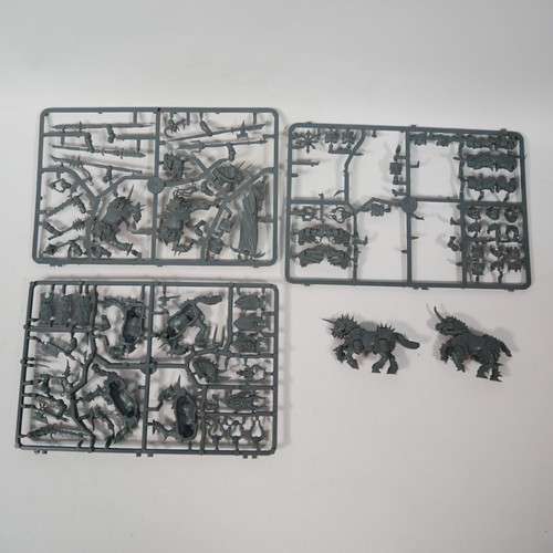 Warhammer AoS Chaos Knights X5 Miniatures Sprues w/ 2 Pre-Built Horses no bases