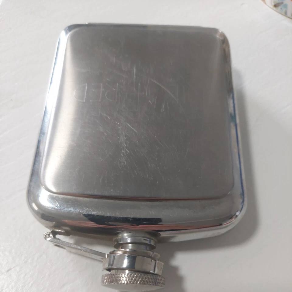 "Things Remembered" 不锈钢髋部瓶 (8 盎司) — 第 3/4 张图片