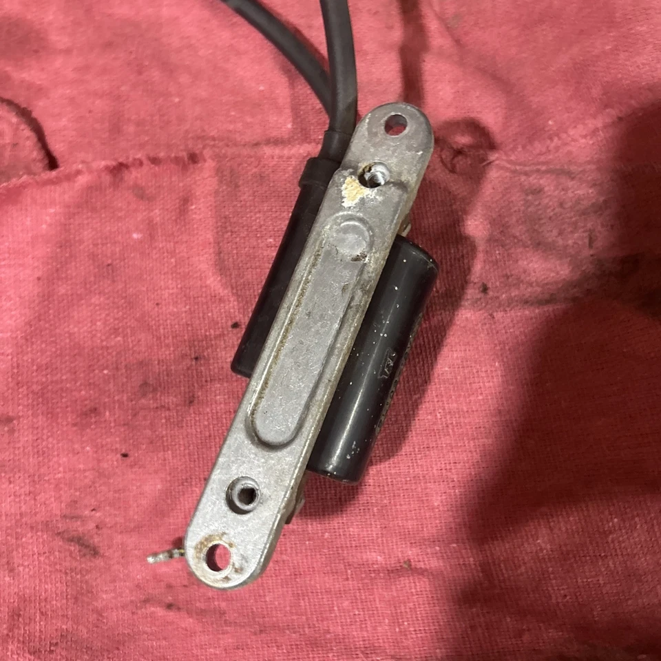 Honda CM200t Twinstar 1981 bobina de encendido y soporte de montaje Foto 4 de 4