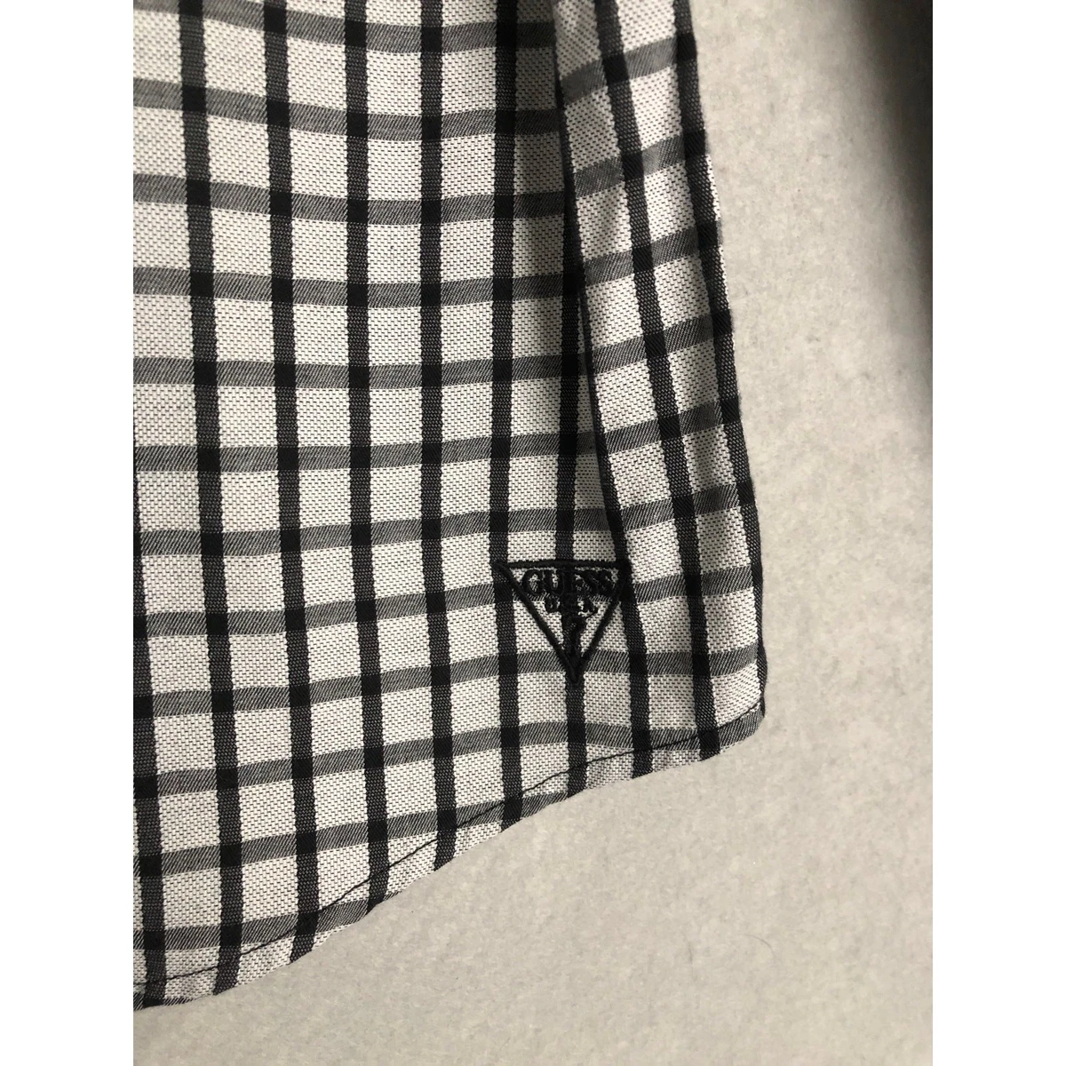Camisa con botones GUESS para hombre calce medio ajustado manga larga a cuadros