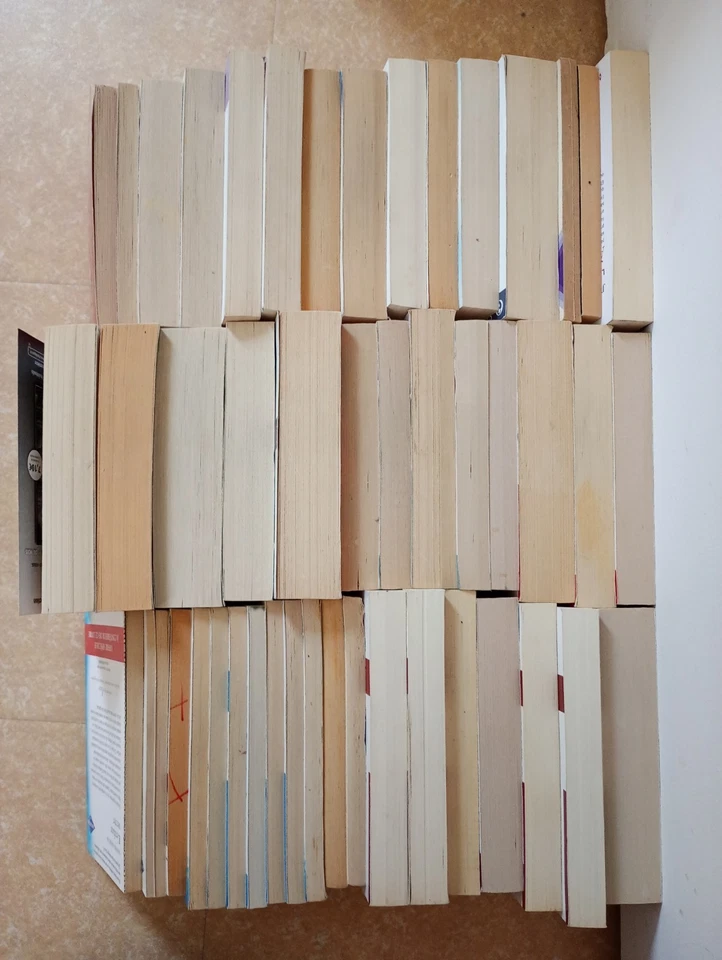 Lot de plus de 45 livres Collection Harlequin - Photo 4/4