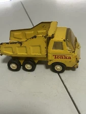 VINTAGE 5" YELLOW TONKA TOYS DUMP TRUCK 55010 - Pressed Steel