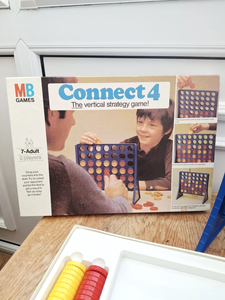 Connect 4 Vintage 1976 MB Games Board Game 100% Complete Very Good Condition - Image 3 of 4