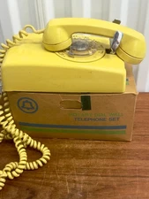 Vintage 1970s Bell Systems Yellow Rotary Dial Wall Telephone 554