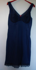 VINTAGE TRIUMPF POESIE NEGLIGE UNTERHEMD DESSOU MARINE BLAU NEU NYLON GR: 38