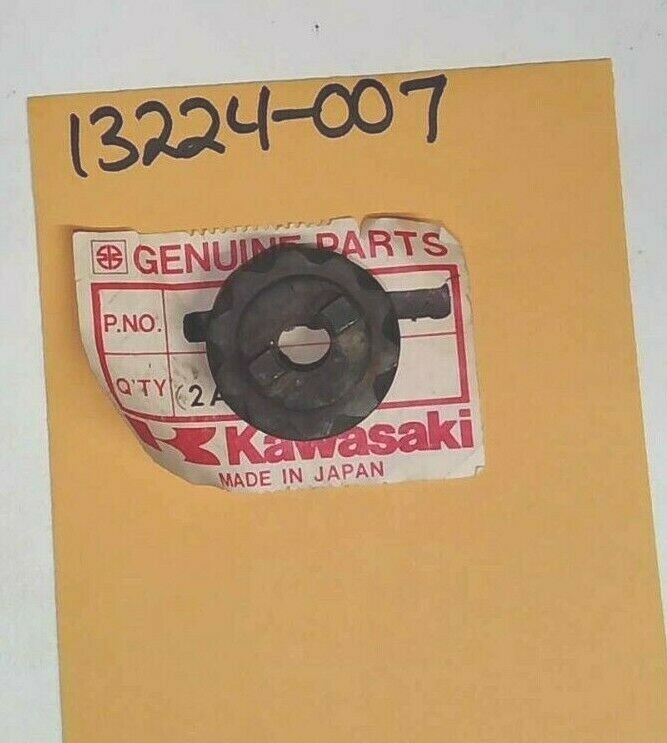 NOS GENUINE Kawasaki Tach Tachometer Gear F6 F7 KD175 KE175
