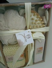 Essential Bath Beauty Accessory Kit Gift of Nature Set Loofah Brush Pumice