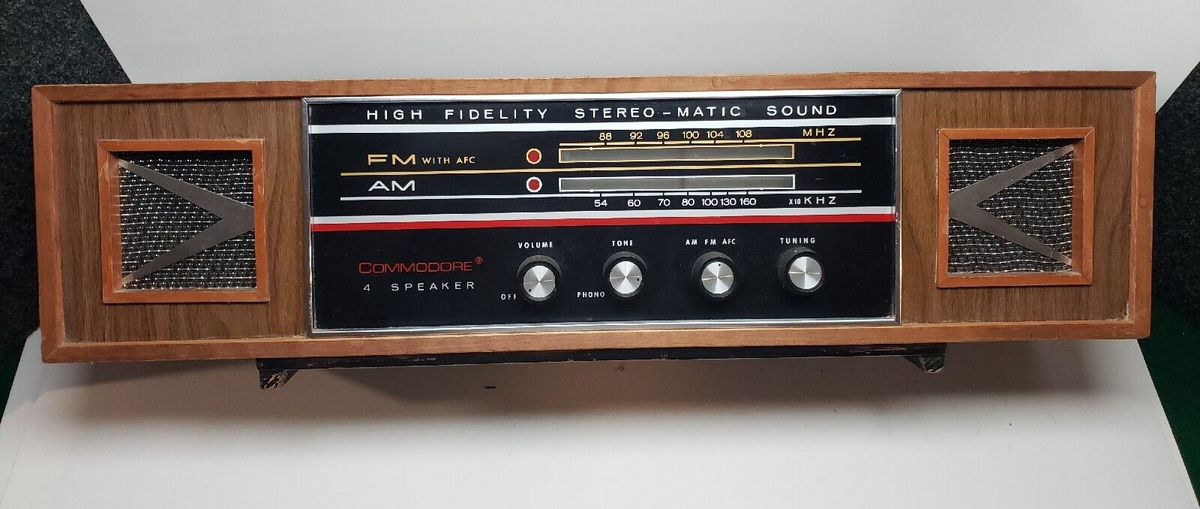 Vintage Commodore FM-AM Radio Model 744 Stereo-Matic-Sound 4