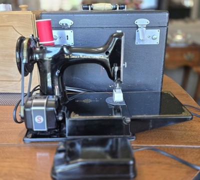 Vintage Singer Featherweight 221 Sewing Machine 1950 Centennial. Case included.