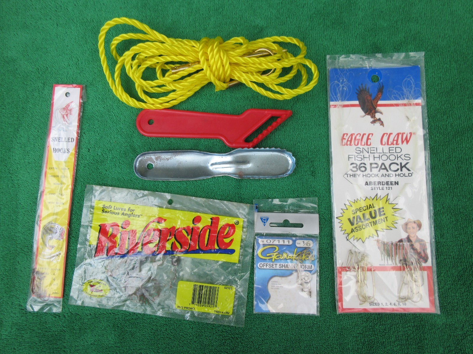 Woodstream Tackle Box w/ Fishing Supplies Lures Bait Hooks Strike King Heddon - Image 8