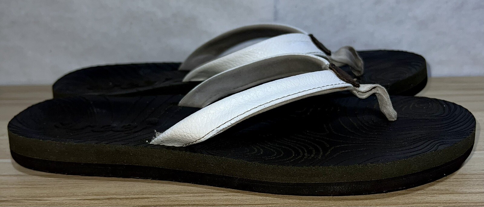 REEF Zen Love Flip Flop Sandals Women's White Leather… Gem