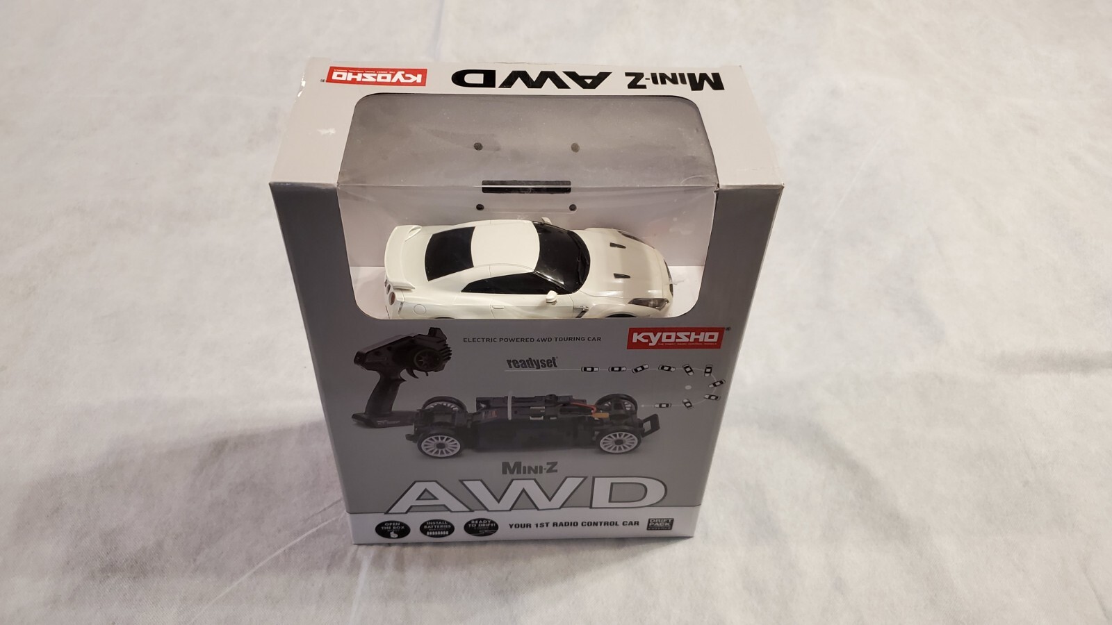 Kyosho Mini-Z Nissan GT-R R35 AWD RTR Car - White Pearl (32628PW) w Extras READ