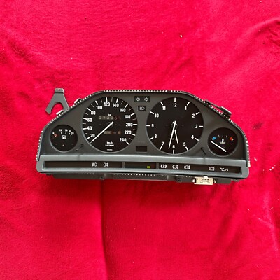 BMW  E30 320i 325i Tacho Kombiinstrument 158702 km VDO  1381852 3er  