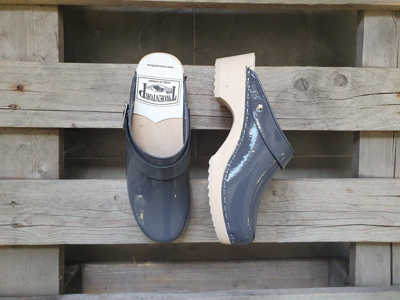 Swedish Troentorp Bastad Grey Patent Clogs US Women’s 8 EU 38-image