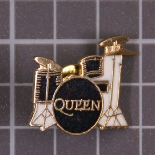 Queen Badge Pin Freddie Mercury Brian May Official Vintage Int Fan Club Drum Kit - Afbeelding 1 van 13