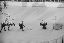 Hockey Aerial View Of Montreal Canadiens Henri Richard 1957 OLD PHOTO
