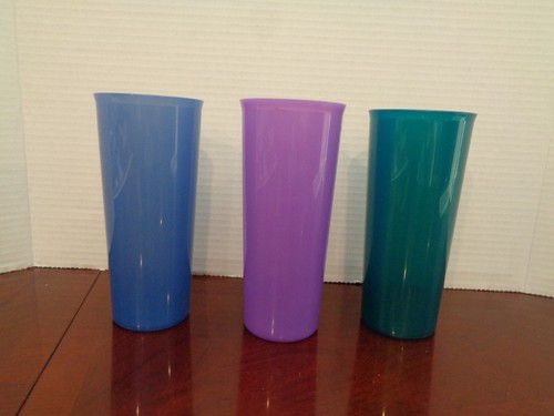 3 Tupperware 16 Unzen Stapelbecher #107 - lila grün blau