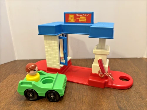 Fisher Price Little People Gas Station Vintage Complete Set