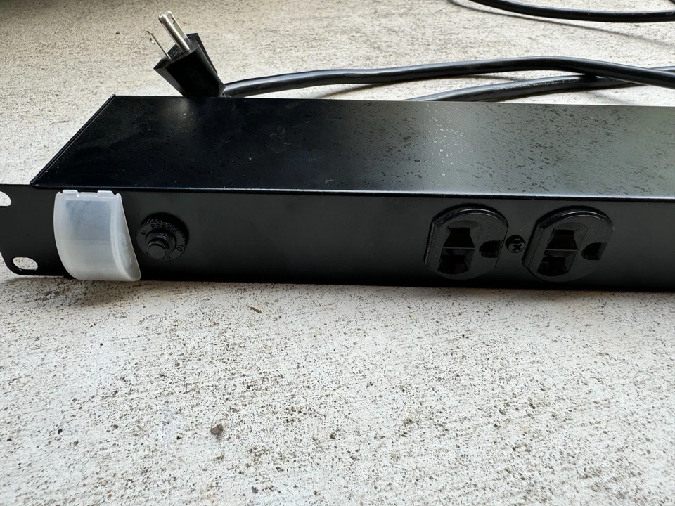 CyberPower CPS1220RM 20A 12-Outlet Rackmount PDU - Image 3 of 4