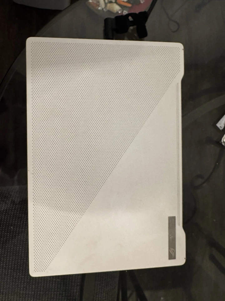 "Laptop para juegos ASUS ROG Zephyrus G14 Ryzen 9 4900HS RTX 2060 14"" 120 Hz" Foto 2 de 4