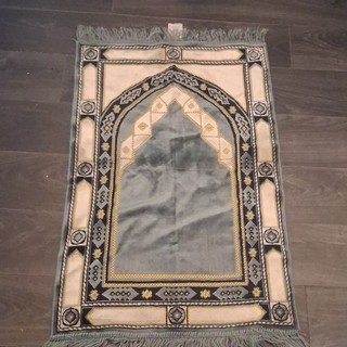 Islamic Prayer Mat Traditional Geometric Arch Design Fringed Green Beige Gold