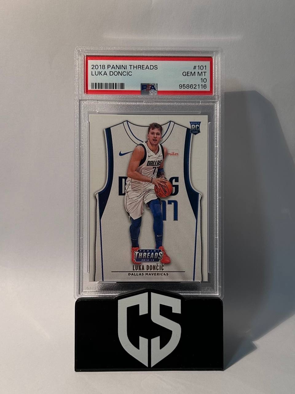 2018-19 Panini Threads #101 Luka Doncic Rookie RC PSA 10 Mavericks Lakers