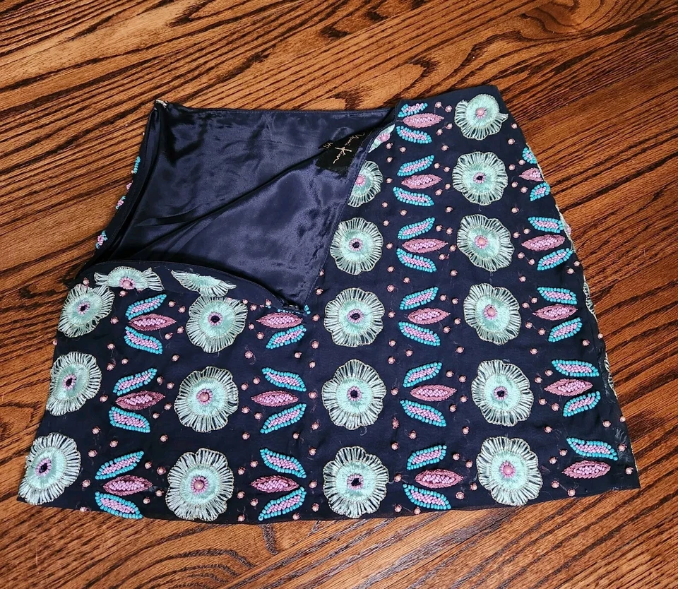 Мини-юбка Yumi Kim черная шифоновая с бисером и вышивкой на подкладке сбоку на молнии  - Изображение 4 из 4