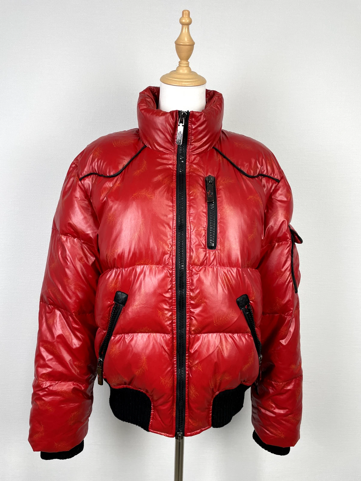 Moncler — MONCLER Red Flowers Print Super Rare World Map Lined Women's Down Jacket Sz M