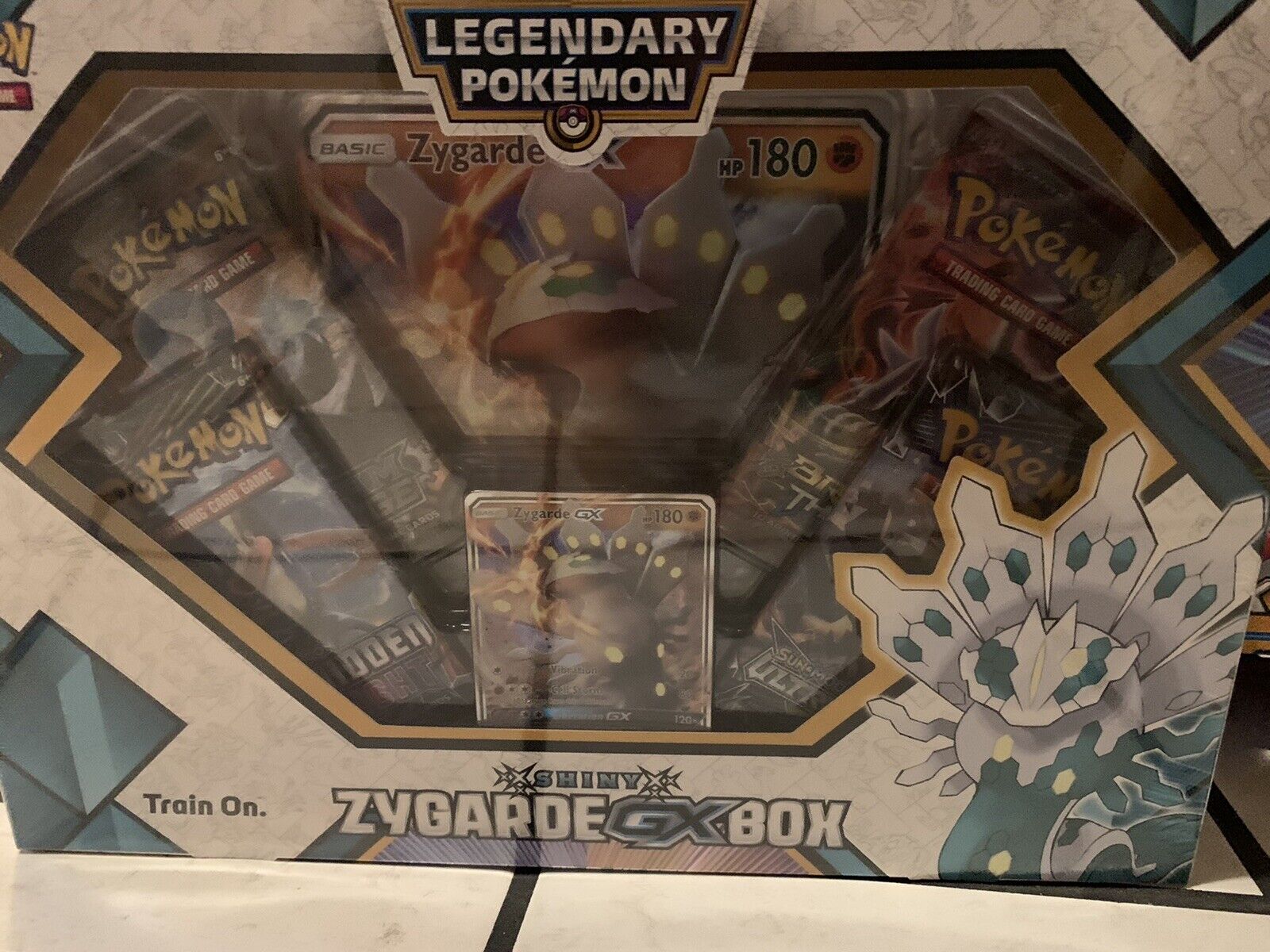 Pokemon BOX Pokemon Lendarios SHINY ZYGARDE-GX Brilhante 40819