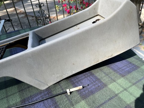 Mercedes-Benz W126 C126 Center Console Tunnel - Picture 5 of 13