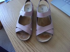 pavers ladies pink leather sandals size 3.5