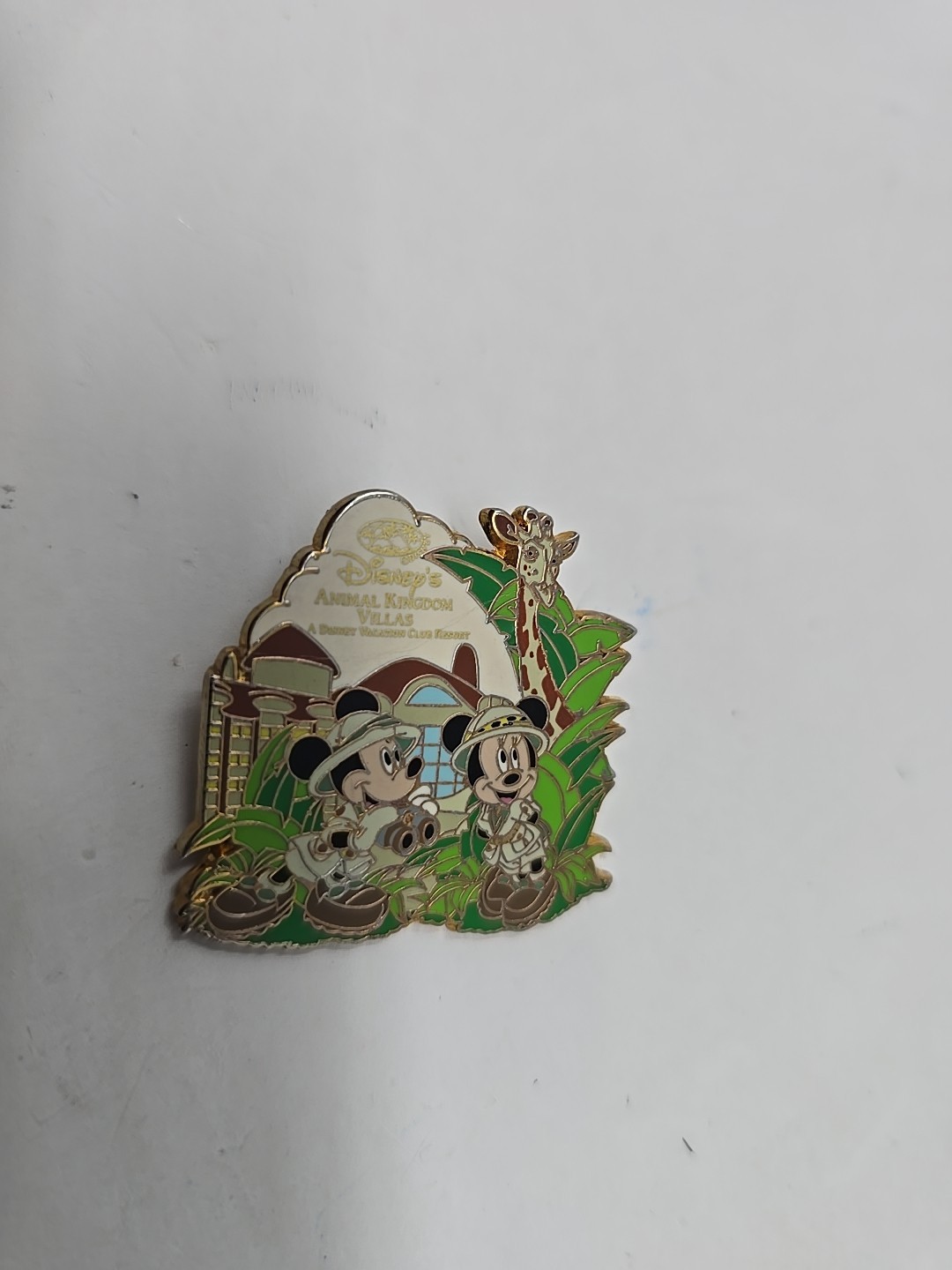 Disney Villas Mickey and Minnie with Giraffe s Animal Kingdom Lodge pin 56197