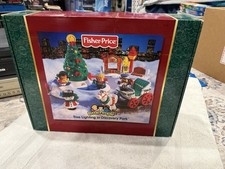 2004 Fisher Price Little People Tree Lighting In Discovery Park Sealed New