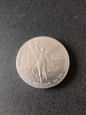 Very good 1989 Mexican Libertad 1 oz .999 Silver Coin-As shown in the figure