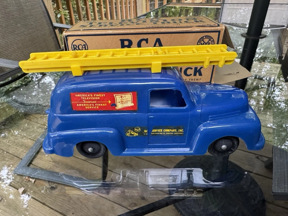 Camión de servicio de televisión Marx Toys 1948 azul RCA en caja original con escaleras Foto 2 de 4